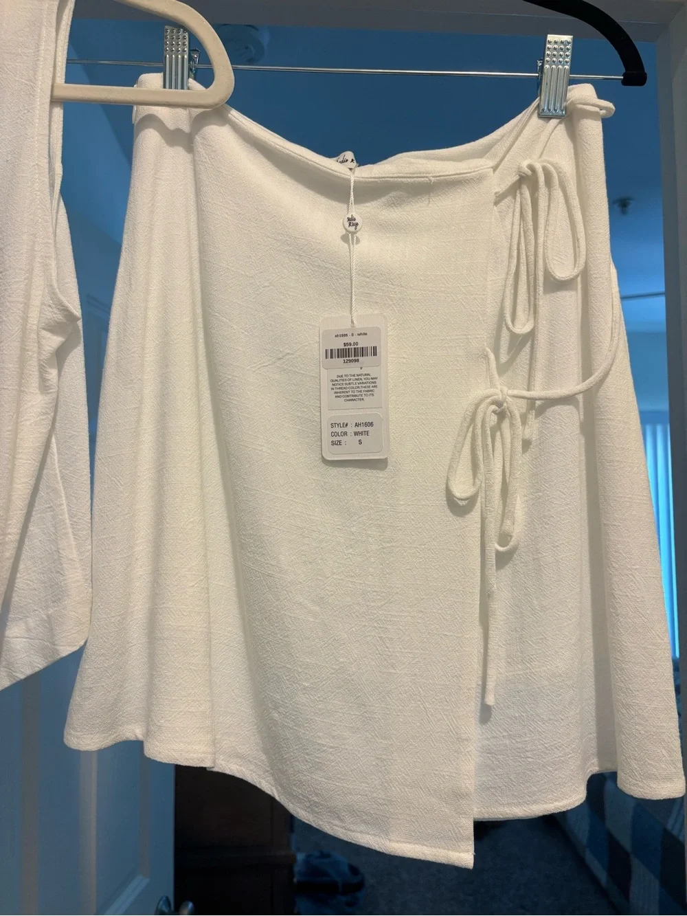 NWT Sleeveless White Button-Front Top (XS) and Matching Skirt (S) - Picture 4 of 6